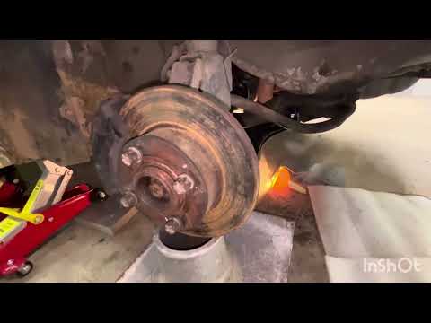 Видео: Поломка переднего рычага подвески Ауди 80 б4 ABT