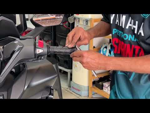 Видео: Honda Forza 350 замена ручек