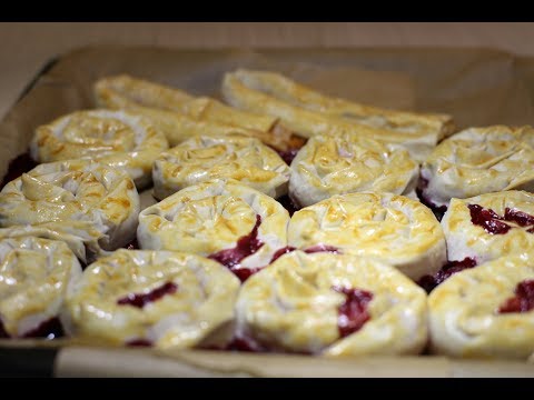 Видео: Булочки с вишней из теста филло. Выпечка с вишней.