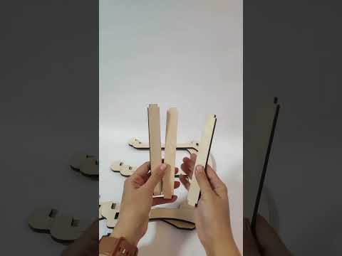 Видео: Собираем подставку и плетем подносы из бумажной лозы