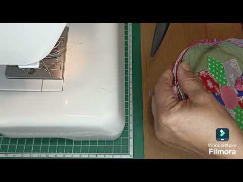 Видео: Окантовываю косой бейкой прихватки. Как я это делаю.