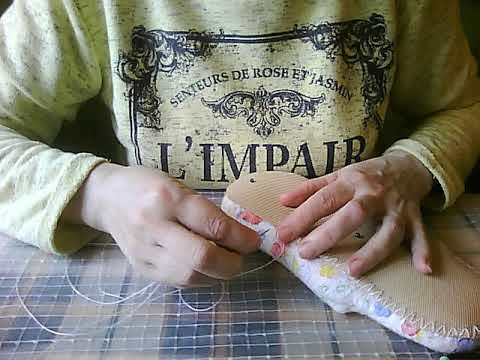 Видео: Легкий способ пришивки подошвы к валяным тапочкам. для начинающих валяльщиц