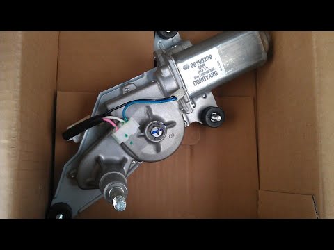 Видео: Ремонт заднего дворника Lacetti универсал, инструкция по восстановлению задней трапеции