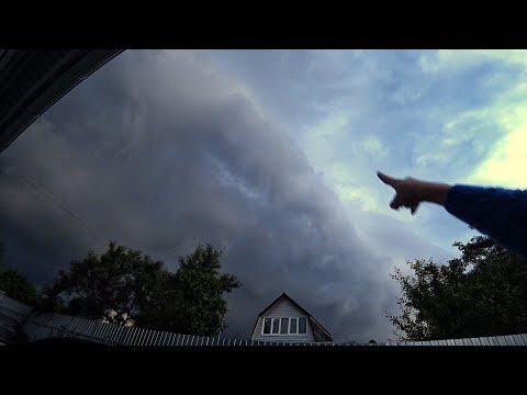 Видео: ВЛОГ Ураган в Москве | Последствия грозы | Приколы в бассейне 30.06.2017