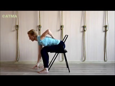 Видео: Йога Айенгара. Занятие в офисе или дома на стуле