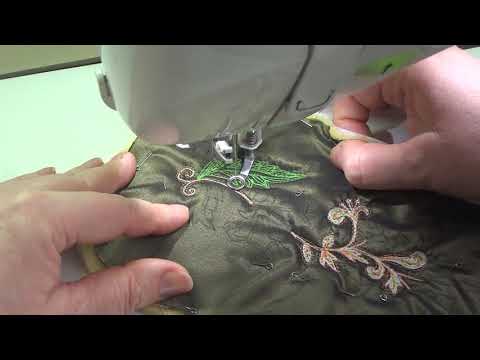 Видео: Боковая деталь сумочки, стежка листиков.