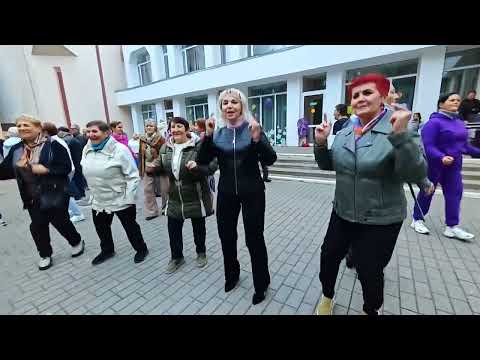 Видео: 4.10.25г... "СУПЕР МУЖ!"... 👍💯👍... звучит на Танцполе в Гомельском парке... 