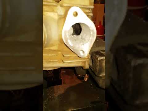 Видео: Как увеличить мощность мопеда альфа. расточка головки.