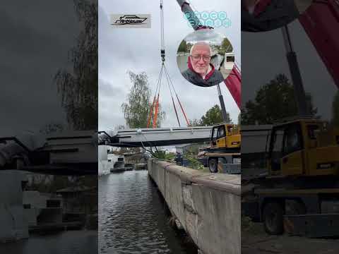 Видео: СКОРОСТНОЙ ХАУСБОТ К70boat Max. Постановка на воду.
