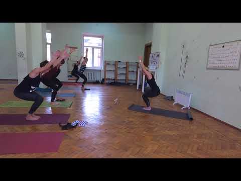 Видео: Тренировка основного уровня. Баланс йога