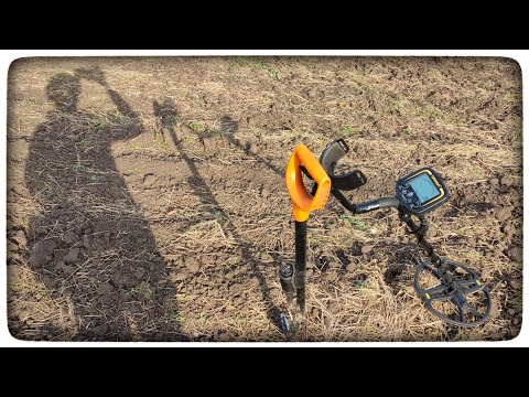 Видео: Накопал в поле монет и всяких железяк. Металлоискатель TIANXUN TX850