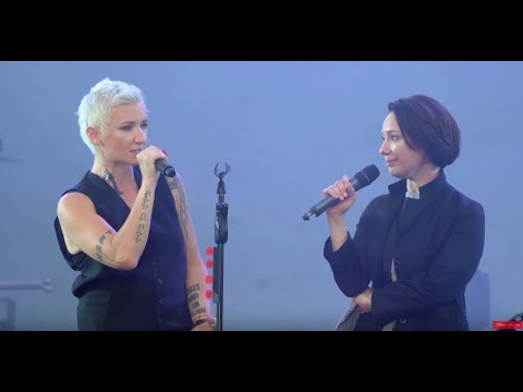 Видео: Диана Арбенина и Чулпан Хаматова: "О пользе и вреде кедровых орехов"