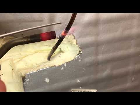 Видео: Беко не охлаждает верх . Поиск утечки