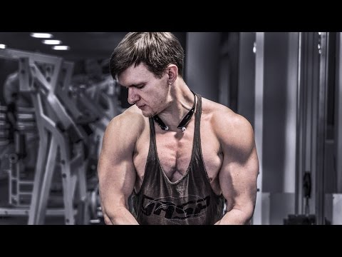 Видео: Делай плечи! Узкие плечи - это дно! Лучшие упражнения.