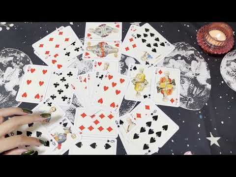 Видео: Червонная дама. Гадание на игральных картах