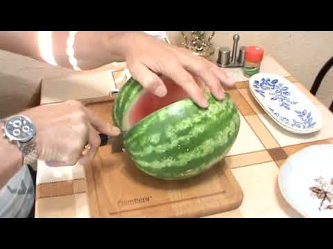 Видео: ТРИ способа НАРЕЗКИ АРБУЗА !