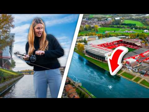 Видео: Рыбалка на реке за футбольным стадионом!