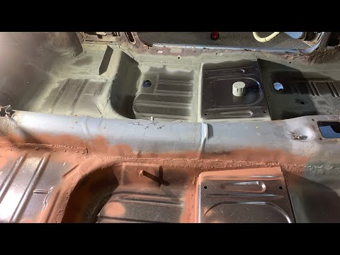 Видео: Установка поддона пола Mustang 1966 года