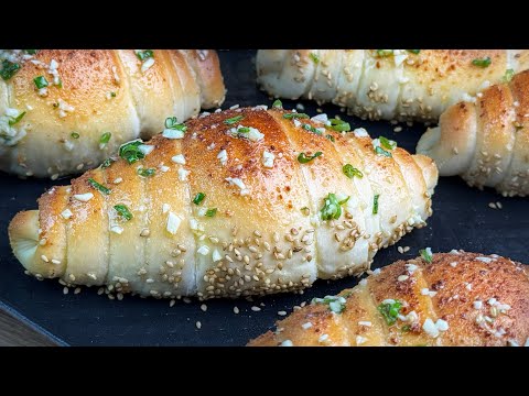 Видео: Чесночные булочки — мягкие, маслянистые и вкусные (так просто!)