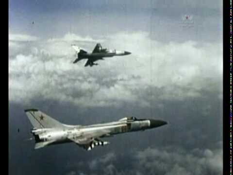 Видео: Сверхзвуковой истребитель - перехватчик Су - 15.