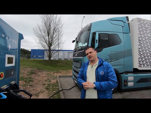 Видео: Volvo FM & FH Electric: Първите серийни електрически камиони за дълги преходи (тест драйв)