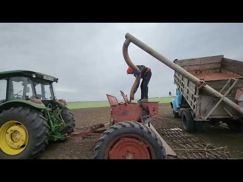 Видео: Сеем пшеницу на автопилоте Novator