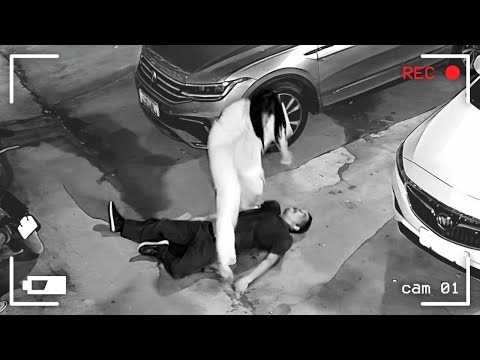 Видео: 105 НЕВЕРОЯТНЫХ МОМЕНТОВ, СНЯТЫХ НА КАМЕРЫ НАБЛЮДЕНИЯ