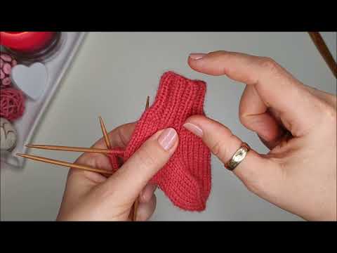 Видео: ПРОCТЫЕ НОCОЧКИ CПИЦАМИ// ВЯЖУ ДЛЯ ТОРОПЫЖЕК... показываю попетельно/ #мк #вязаниеспицами