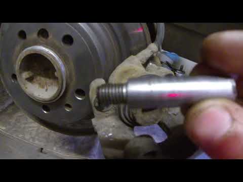 Видео: БМВ е34 Обслуживание задних тормозов