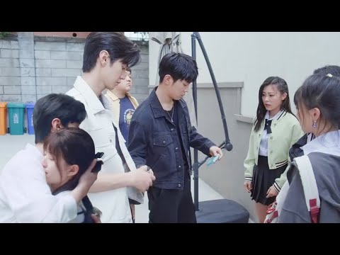 Видео: Золушку запугивают, братья объединяются, чтобы проучить коварную девчонку!