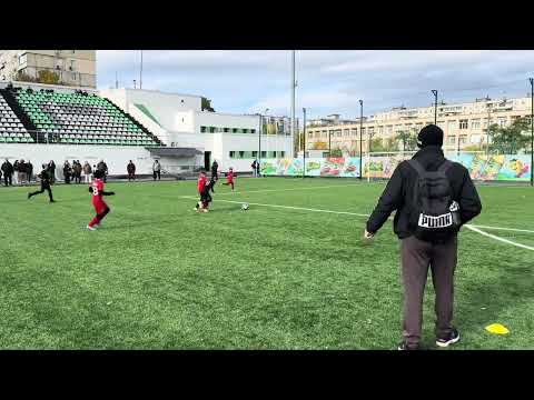 Видео: Першість Києва (1 тайм) Локомотив-4 - КДЮСШ 22 Олімп (1-2)