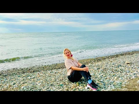 Видео: Адлер пляж Чайка. Пасмурный день, но все еще купаемся. Без слов. 22.10.25.