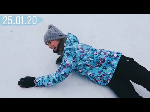 Видео: ВПЕРВЫЕ КАТАЕМСЯ НА СНОУБОРДАХ 😂 УЧУ ТЁМУ ЕЗДИТЬ НА МЕХАНИКЕ 🚗 МОЕМ МАШИНУ