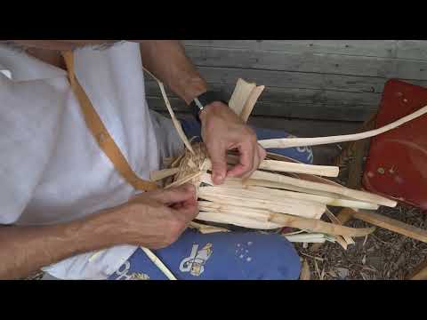 Видео: Корзинка из рогоза .