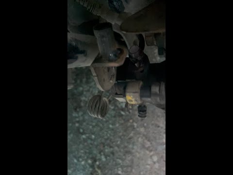 Видео: улучшаем ручник  ssang yong Rexton Kyron. ставим задние суппорта от Хундай.