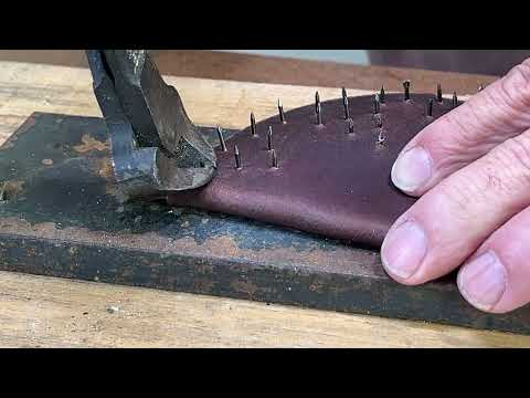 Видео: Как прикрепить гвозди к коже
