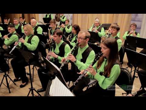 Видео: С Пятницей! Духовой оркестр играет саундтрек из к/ф «Пираты Карибского моря»