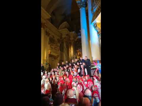 Видео: Фольклорний гурт Веснянка на ХІХ Різдвяному фестивалі "Велика Коляда" ,м.Львів, 21.01.2018р.