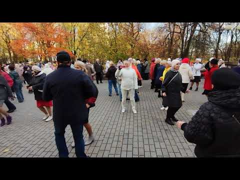 Видео: 26.10.2025.🕺💃Казахский хит.В Гомельском парке.