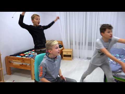 Видео: ОДНИ ДОМА...Кто вырубил свет??? Alone in the house ... Lost the light !!!
