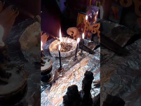 Видео: Ритуал от подливов, снимаем порчу с ног,путы.