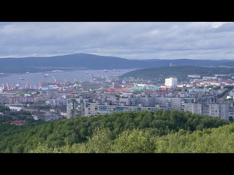 Видео: К достопримечательностям Мурманска - гора "Горелая" и "Вороний Камень"