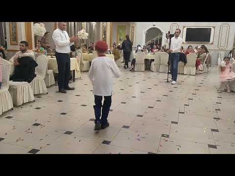 Видео: Ракси Вахони