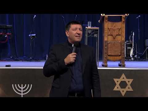 Видео: Нам важно иметь общение с Богом | Андрей Тищенко