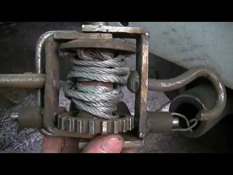 Видео: Ручная мини лебедка слесаря.