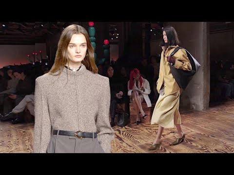 Видео: Bottega Veneta Милан мода Осень 2024 Зима 2025 | Одежда и аксессуары