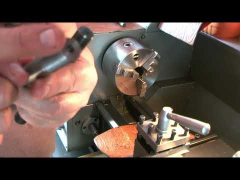 Видео: Установка быстросъёмного резцедержателя 250 -  200