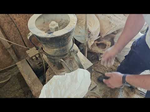 Видео: Гранулювання екструдату. Гранулятор Grand-200.
