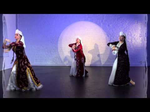 Видео: Узбекские танцы. Ансамбль "Бахор" Уйгурский танец. www.bahordance.ru +7-966-387-25-00