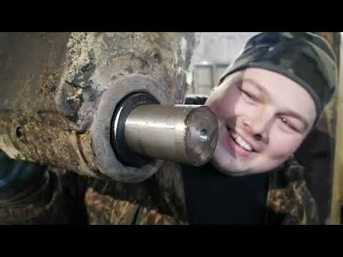 Видео: меняем втулки в рукояти для крепления ковша